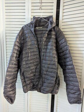 Packable quilted men's jacket size L New